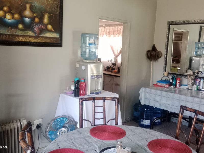 Warm & Family-Friendly 3 bedroom house - Photo 2