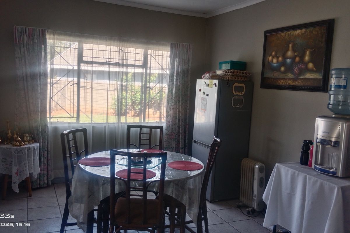 Warm & Family-Friendly 3 bedroom house - Photo 3