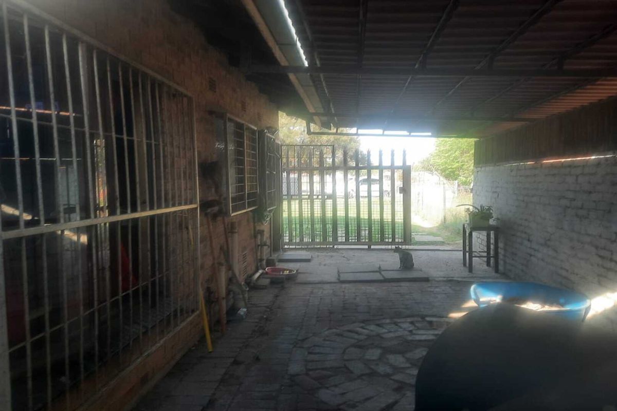Charming 2-Bedroom Home for Sale in Leeuhof - Photo 4