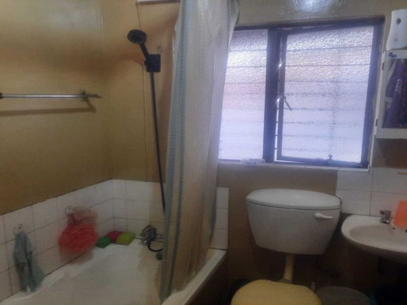 Charming 2-Bedroom Home for Sale in Leeuhof - Photo 7