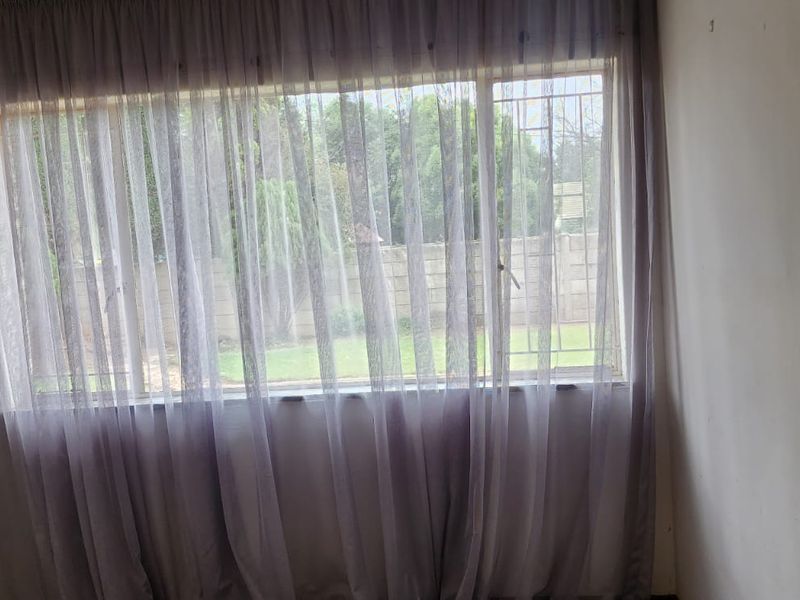 5 Bedroom house to rent - Photo 2