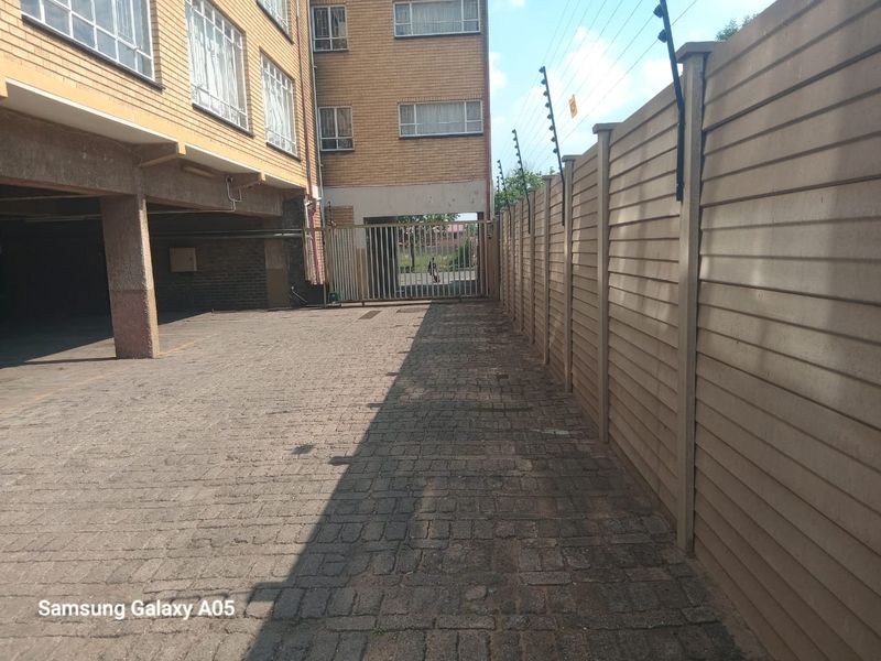 1-Bedroom Apartment for Sale in Vereeniging – Secure & Well-Located - Photo 6