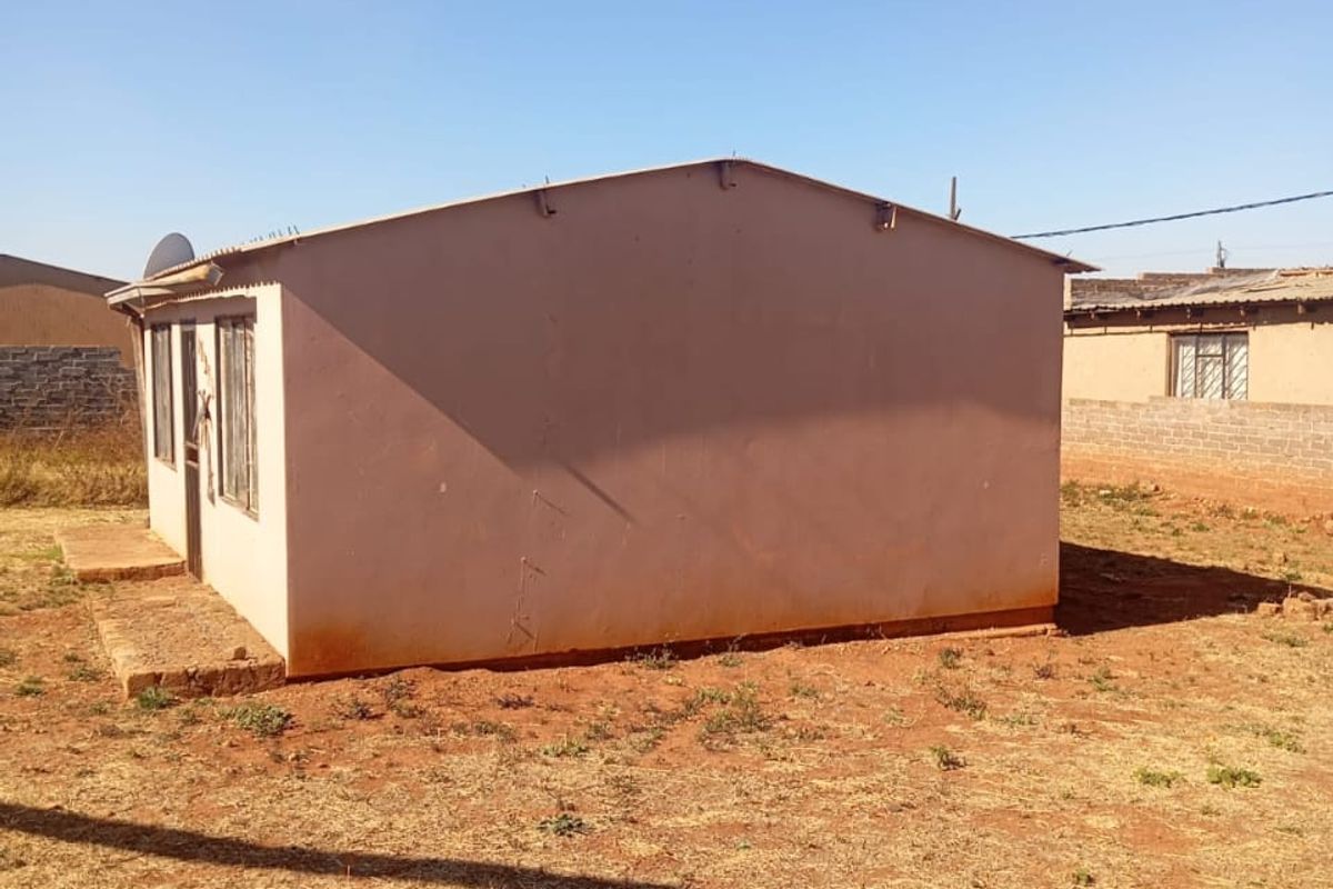House - Photo 2