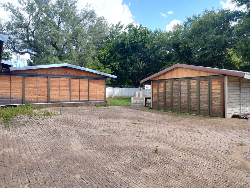 Charming 3-Bedroom Home with Excellent Security & Modern Comforts - Photo 8