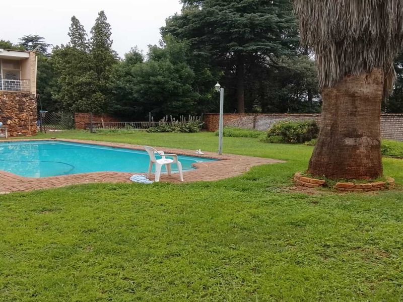 Beautiful 3-Bedroom Home with Excellent Features - Photo 4