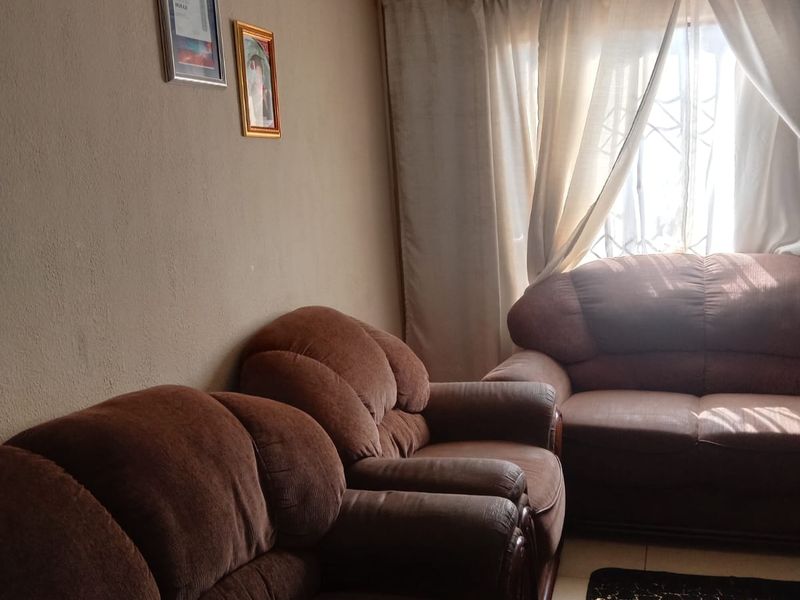 **🏡 Property For Sale - Photo 8