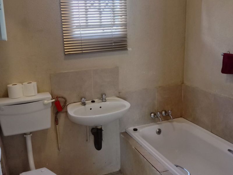 **🏡 Property For Sale - Photo 6