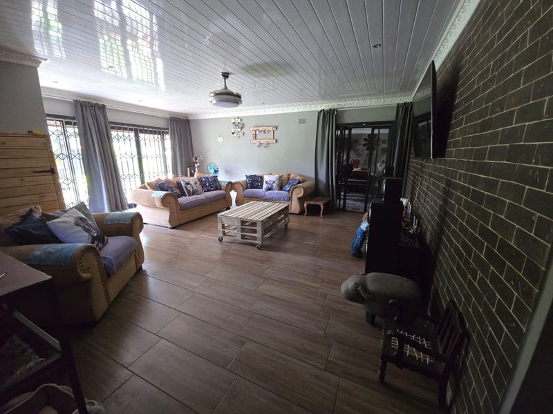 Spacious family home for sale - Photo 5