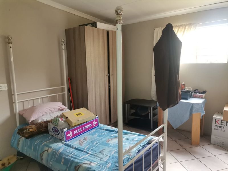 5-Bedroom House to Rent in a Safe Area of Rosashof - Photo 4