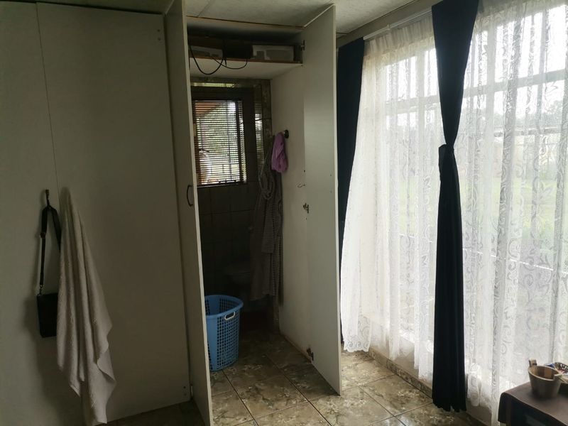 5-Bedroom House to Rent in a Safe Area of Rosashof - Photo 10
