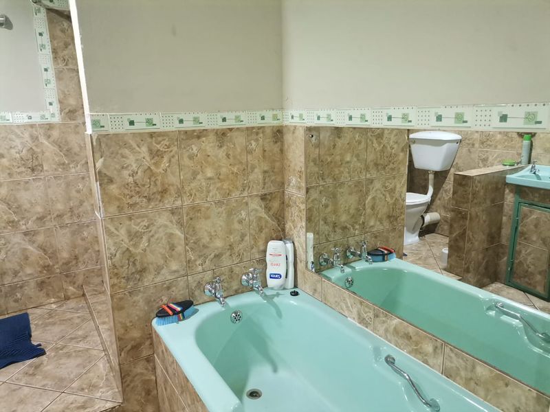 5-Bedroom House to Rent in a Safe Area of Rosashof - Photo 6