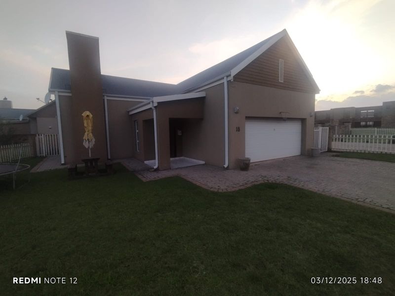 Experience exclusive estate living in the highly sought-after Riverspray Lifestyle Estate - Photo 1