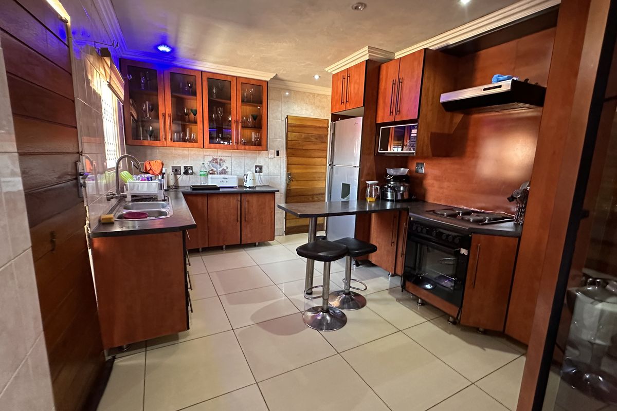 House Pending Sale In Evaton - Photo 4