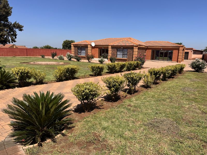 House Pending Sale In Evaton - Photo 1