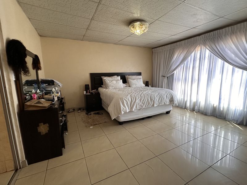 House Pending Sale In Evaton - Photo 10
