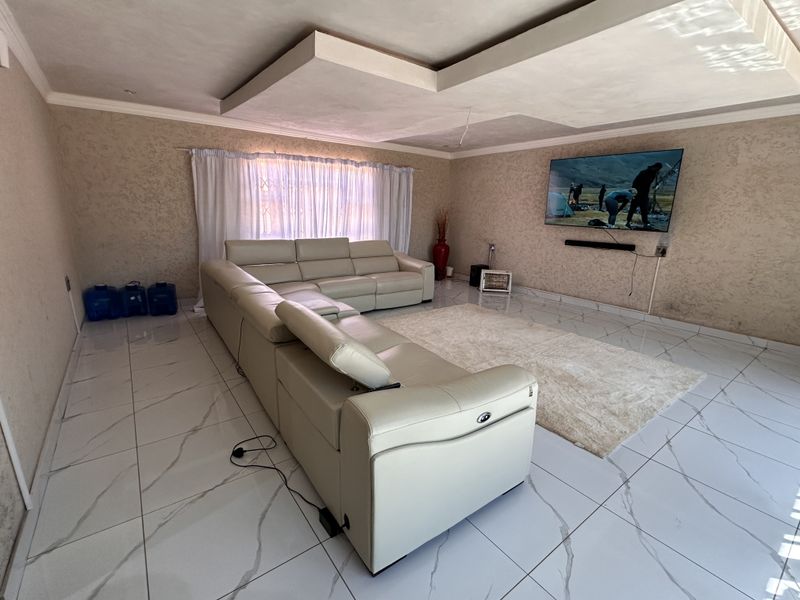 House Pending Sale In Evaton - Photo 7