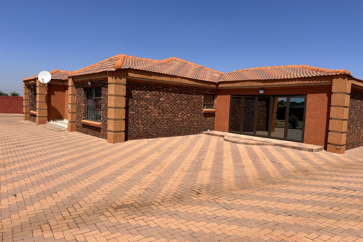 House Pending Sale In Evaton - Photo 3