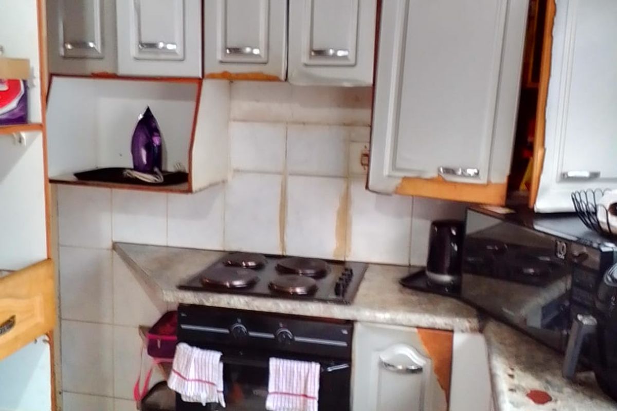House - Photo 2