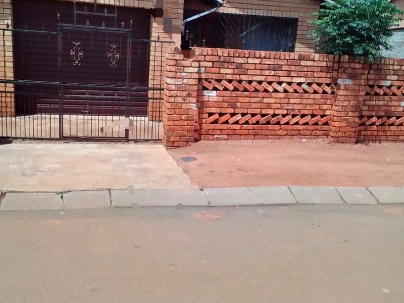 House - Photo 1