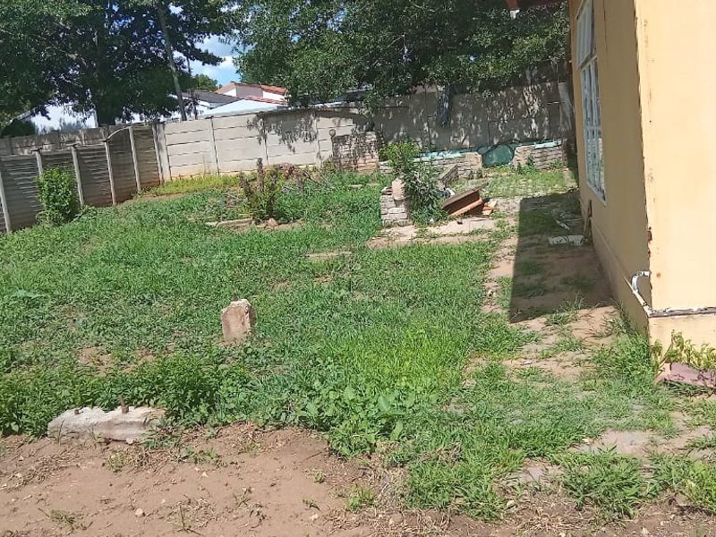 3 bedroom Asbestos house for sale - Photo 2