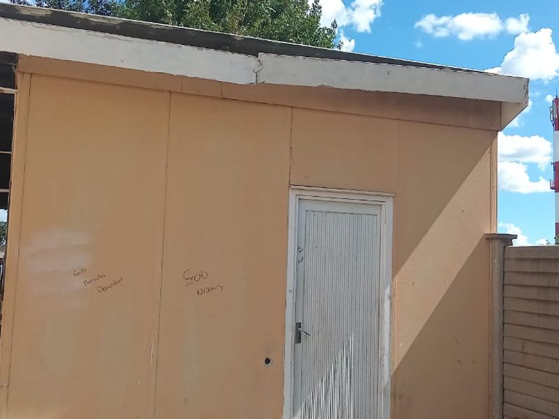 3 bedroom Asbestos house for sale - Photo 3