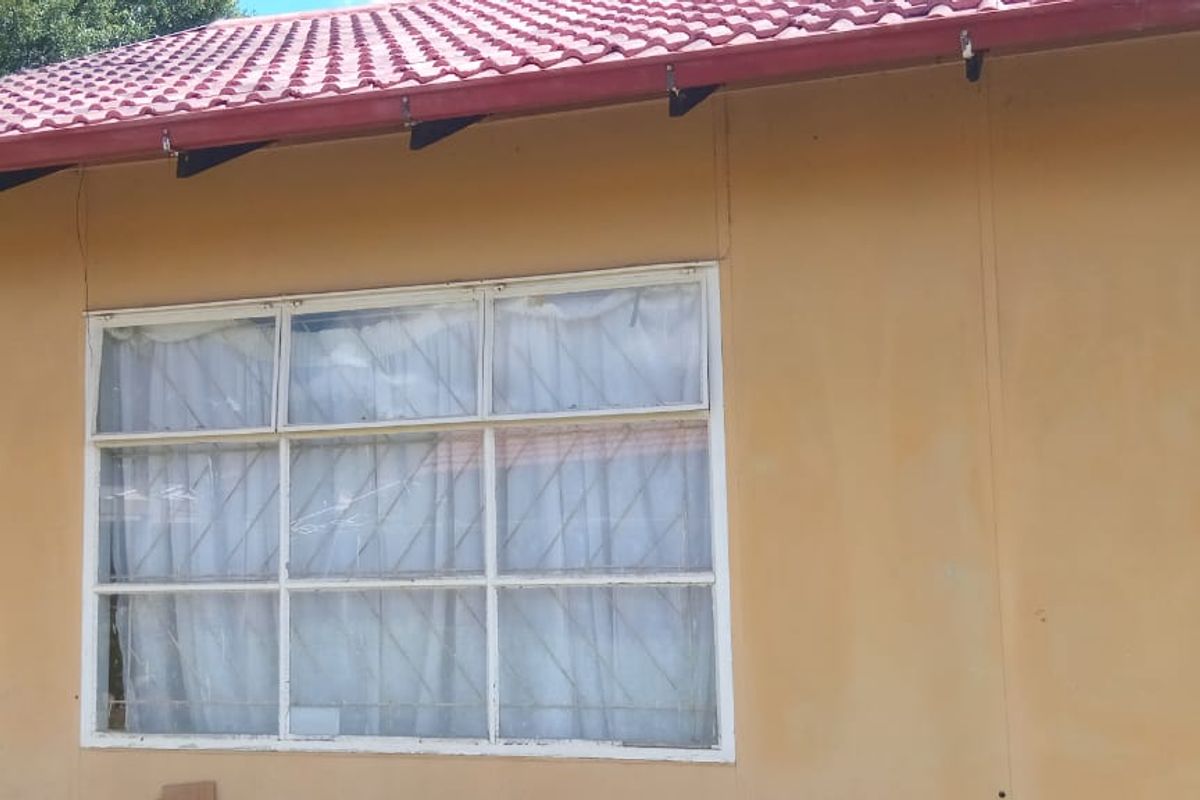 3 bedroom Asbestos house for sale - Photo 4