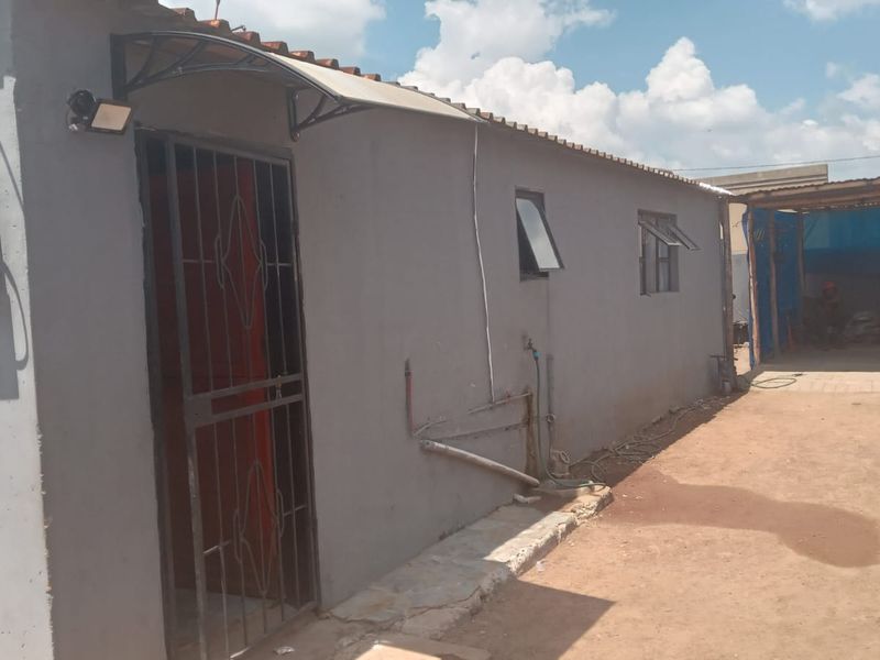 2 Bedroom house for sale - Photo 1