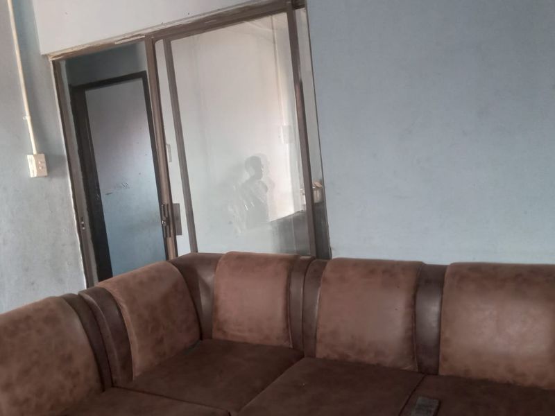 2 Bedroom house for sale - Photo 2
