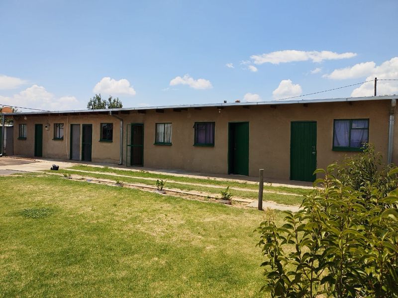 6 bedrooms for sale - Photo 1