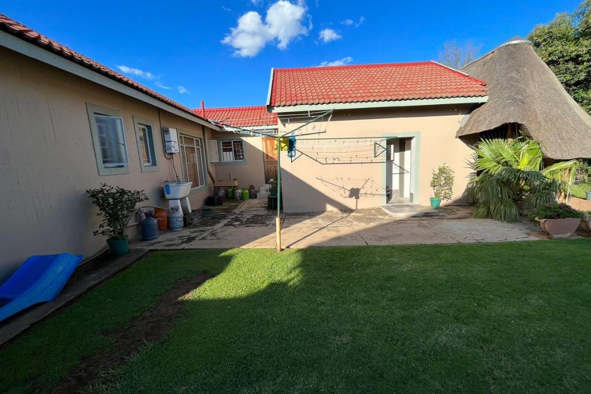Beautiful 3 bedroom house - Photo 2