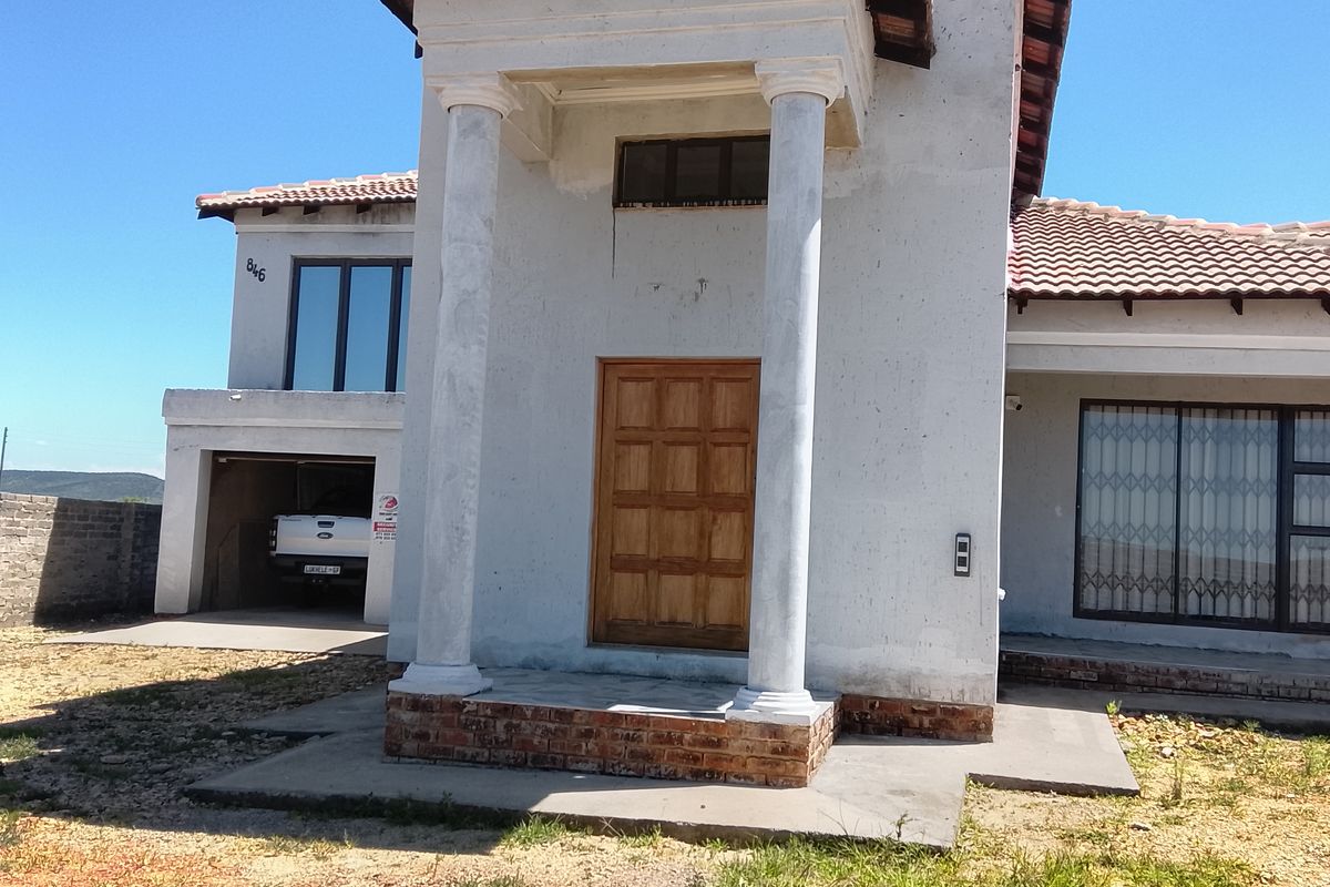 Spacious 4-Bedroom Home with Security Features and Solar Power – Renovation Opportunity - Photo 3