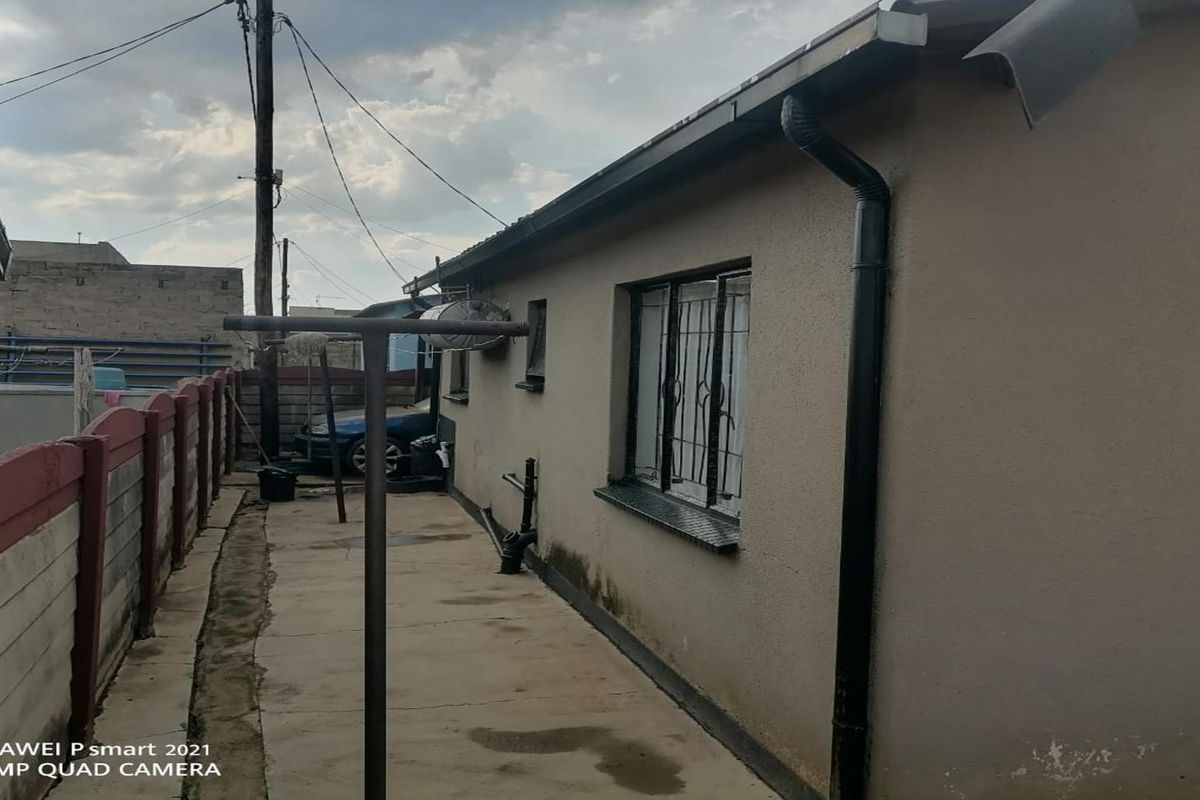 For Sale: Neat 2-Bedroom Home in a Convenient Location - Photo 4