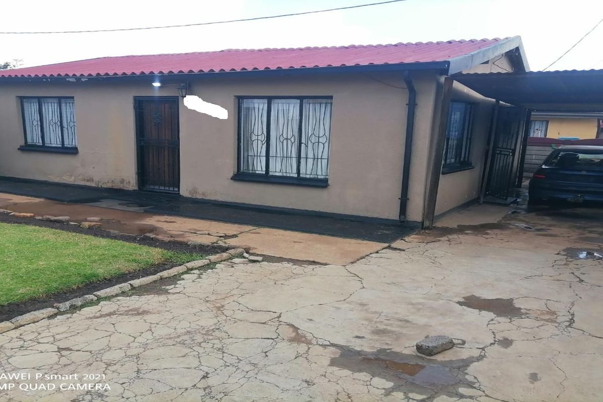 For Sale: Neat 2-Bedroom Home in a Convenient Location - Photo 2