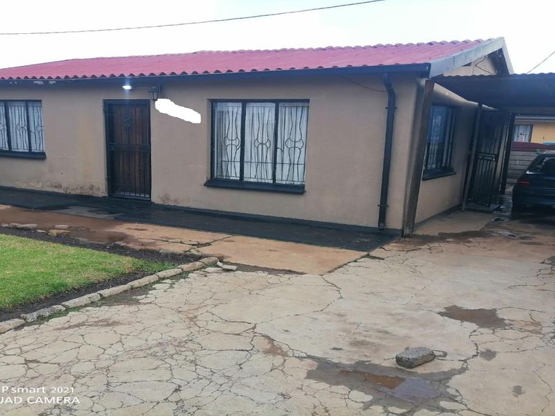 For Sale: Neat 2-Bedroom Home in a Convenient Location - Photo 2