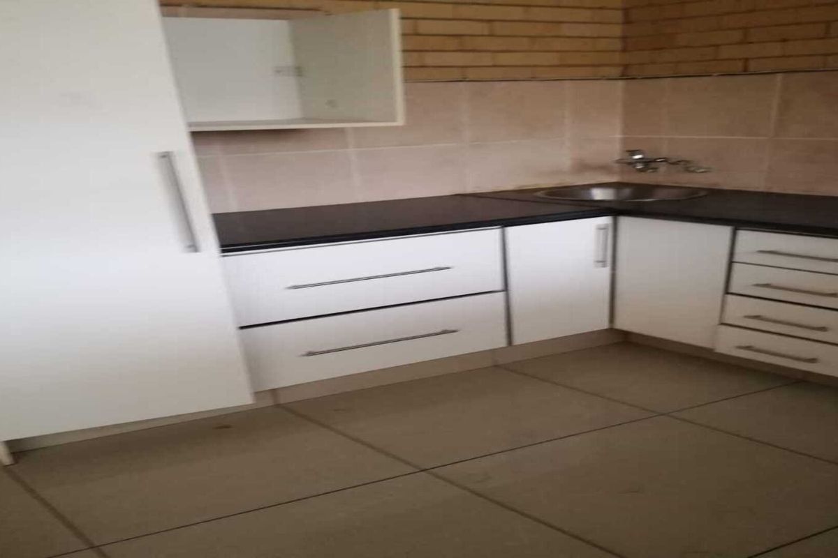 Apartment For Sale In Vereeniging - Photo 2