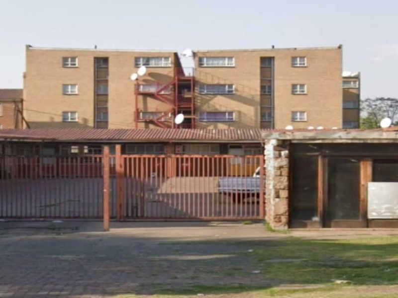 Apartment For Sale In Vereeniging - Photo 1