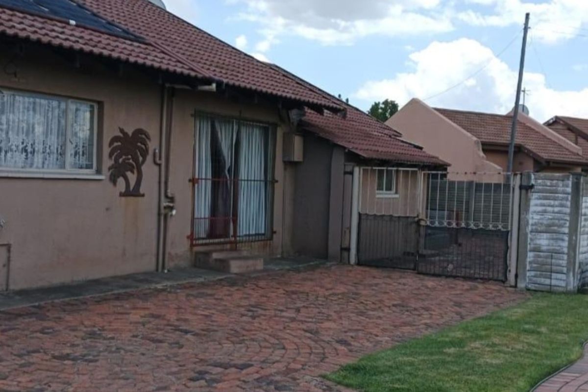 High-Potential Investment Property on 1,995 sqm Erf – Bedworth Park, Vereeniging - Photo 5