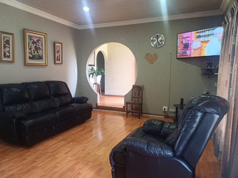 High-Potential Investment Property on 1,995 sqm Erf – Bedworth Park, Vereeniging - Photo 9