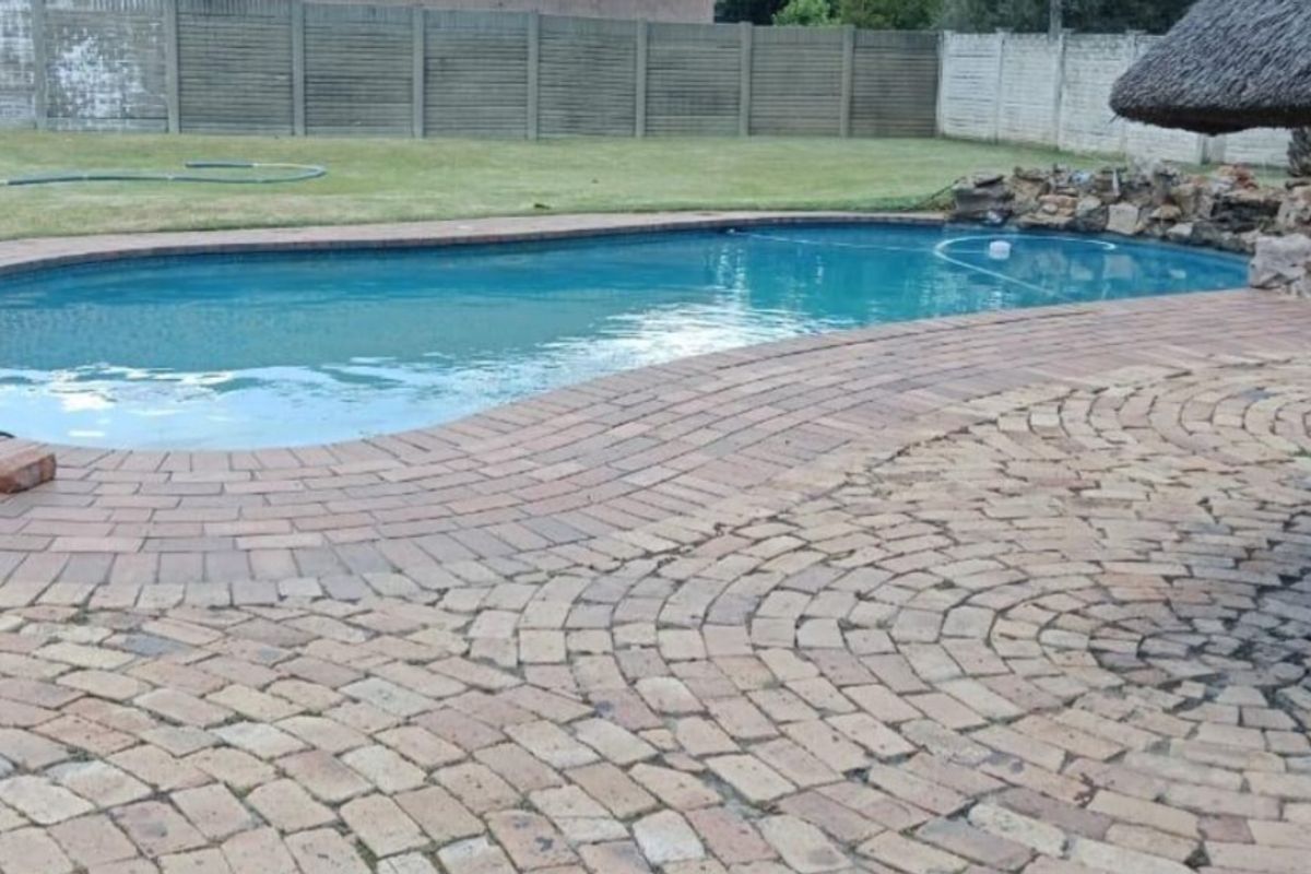 High-Potential Investment Property on 1,995 sqm Erf – Bedworth Park, Vereeniging - Photo 2