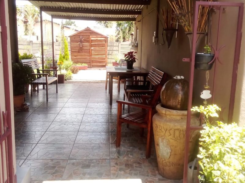 Beautiful 3-Bedroom Home for Sale in SE 1, Vanderbijlpark - Photo 3