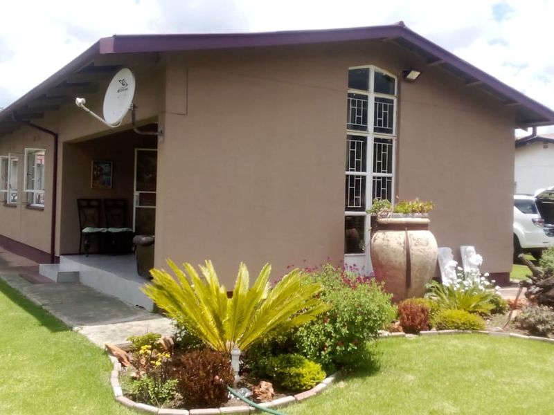 Beautiful 3-Bedroom Home for Sale in SE 1, Vanderbijlpark - Photo 1