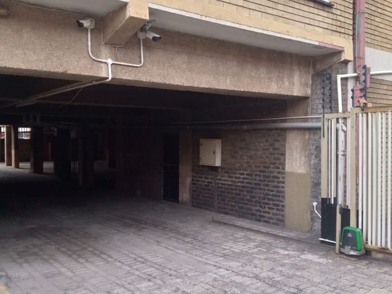 Flat For Sale In Vereeniging - Photo 4