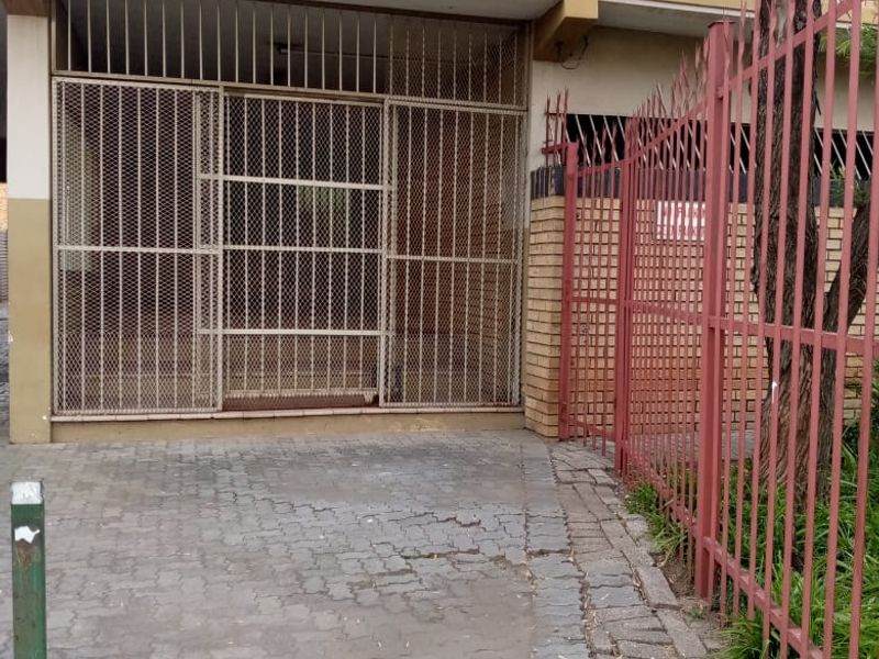 Flat For Sale In Vereeniging - Photo 3