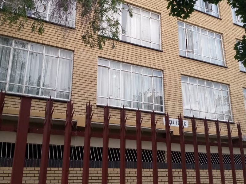 Flat For Sale In Vereeniging - Photo 1