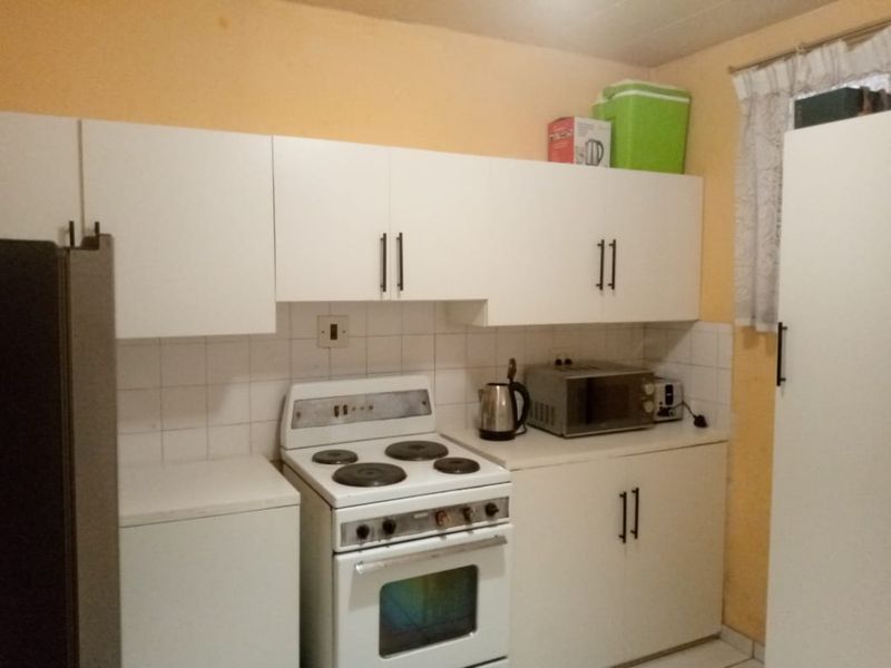 Flat For Sale In Vereeniging - Photo 5