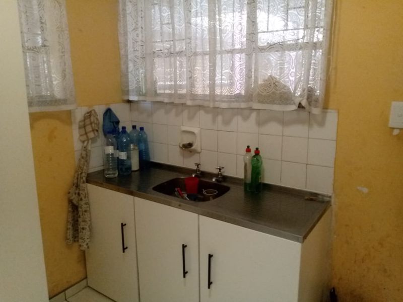 Flat For Sale In Vereeniging - Photo 8