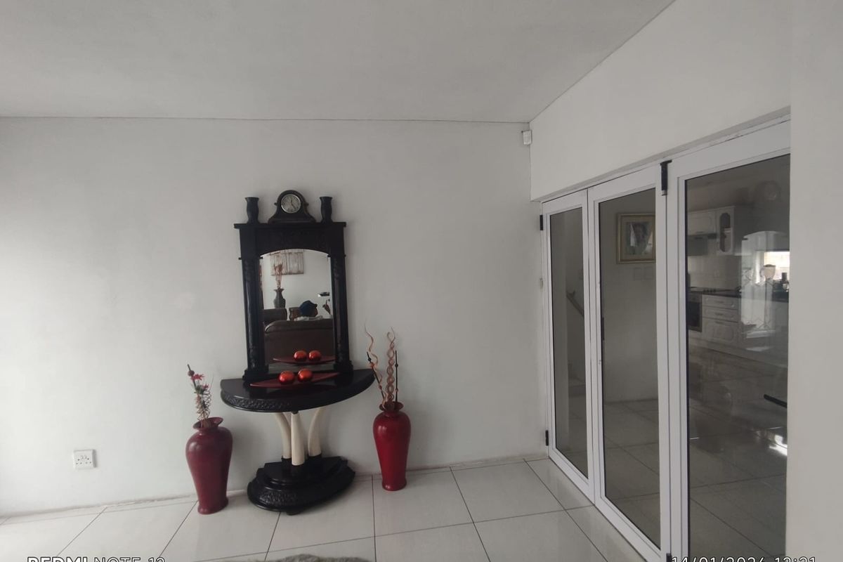 Elegant double storey home in Riverspray, ready to move in - Photo 3