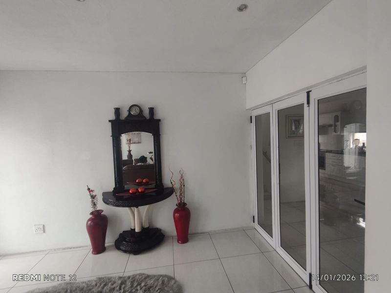 Elegant double storey home in Riverspray, ready to move in - Photo 3