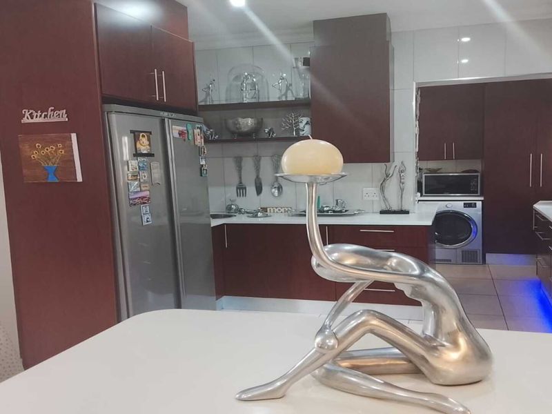 Beautiful 4-Bedroom Home in Secure Estate – Newly Renovated - Photo 9