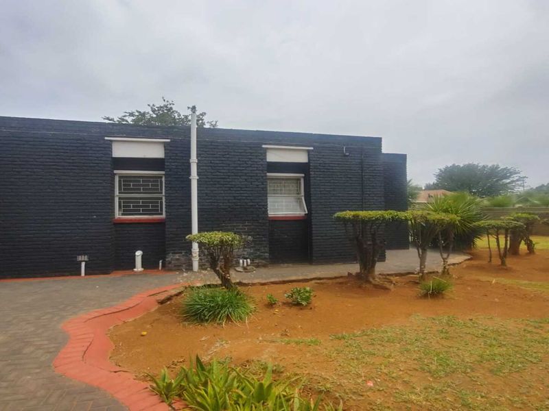 Secure, Spacious Living in Sonlandpark – Ideal Family Home - Photo 1
